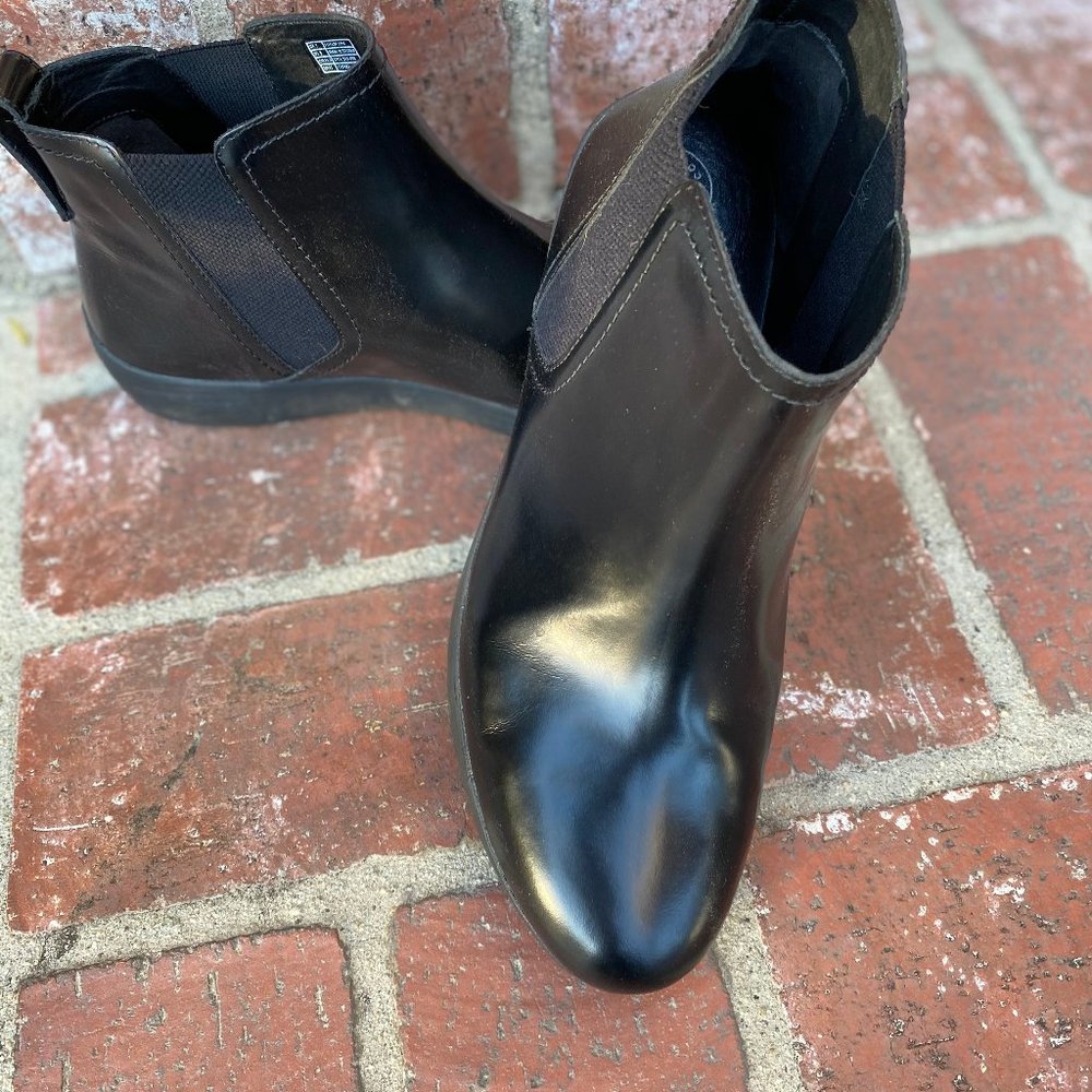 Fit Flop Chelsea boots